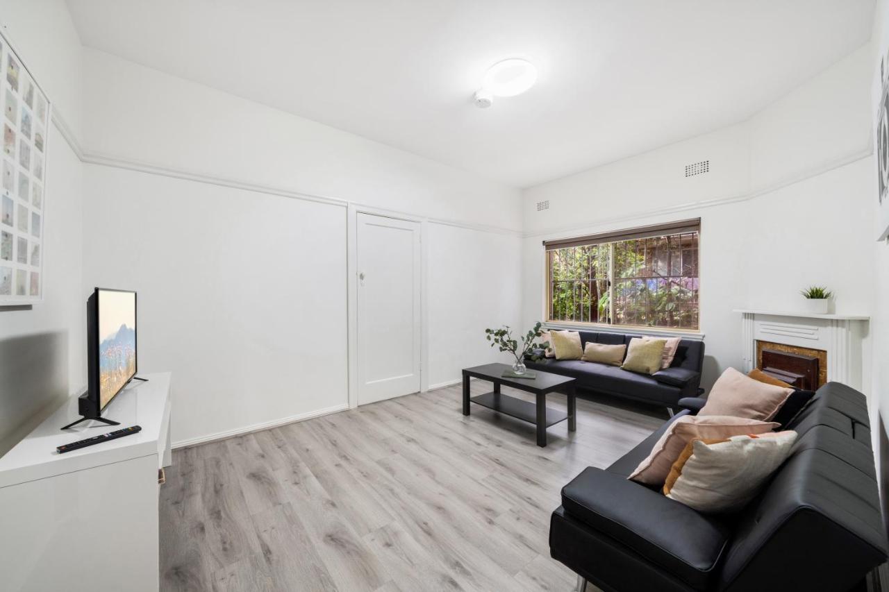 Burwood New 2 Bedroom 2 Bathroom Apartment Σίδνεϊ Εξωτερικό φωτογραφία
